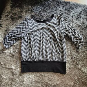 Women's Alyx Chevron Black Grey Blouse Soft Banded Bottom Fits like a 1X